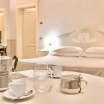 アパートホテル Isa-residence With Swimming-pool In モンテヴェルディ・マリッティモ