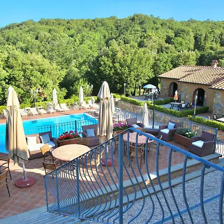 Isa-residence With Swimming-pool In Appart hôtel Monteverdi Marittimo